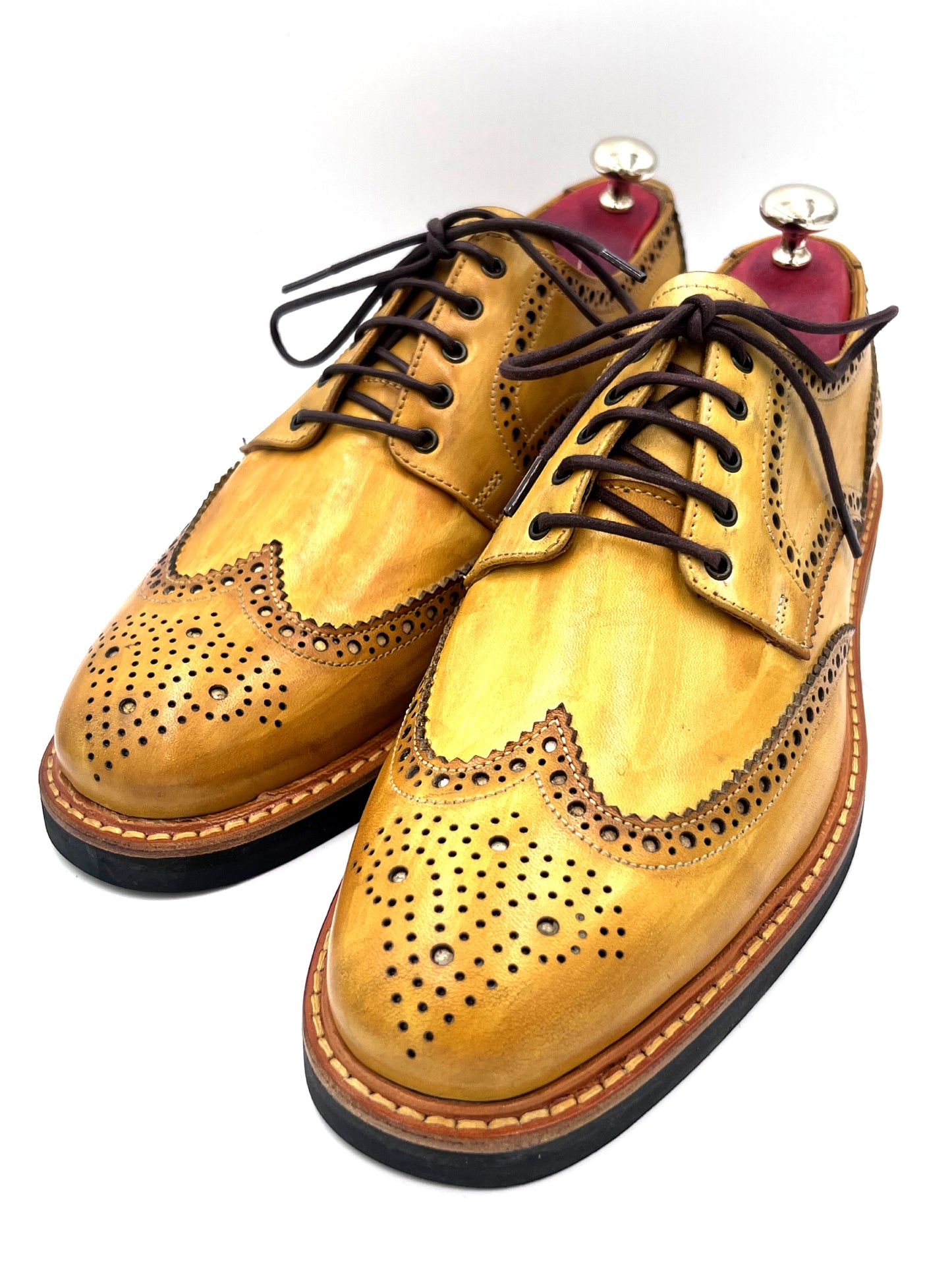 Oscar William Classic Yellow Patina Brogues – Studded Rubber Sole