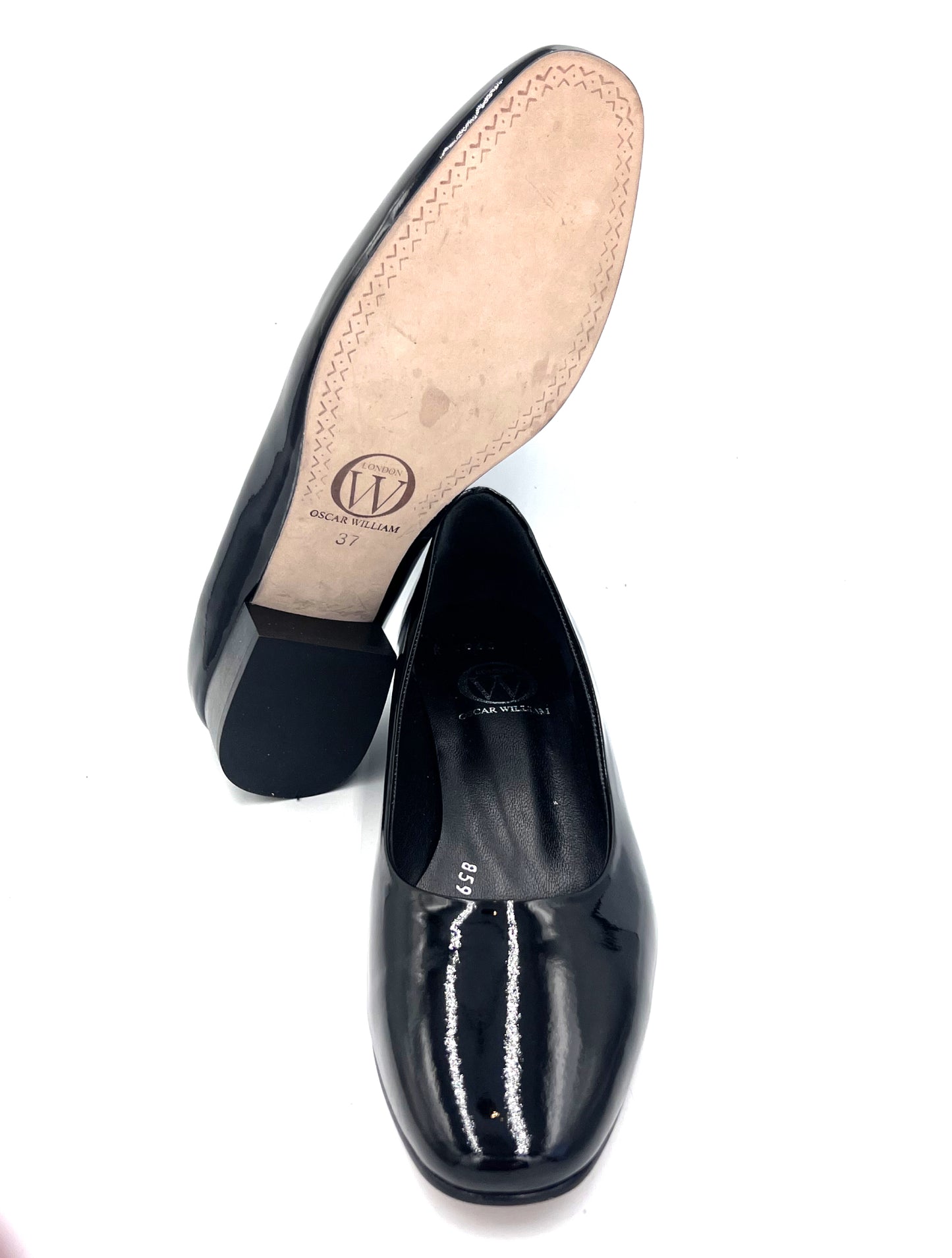 Oscar William Whole cut Pump – High Shine Black