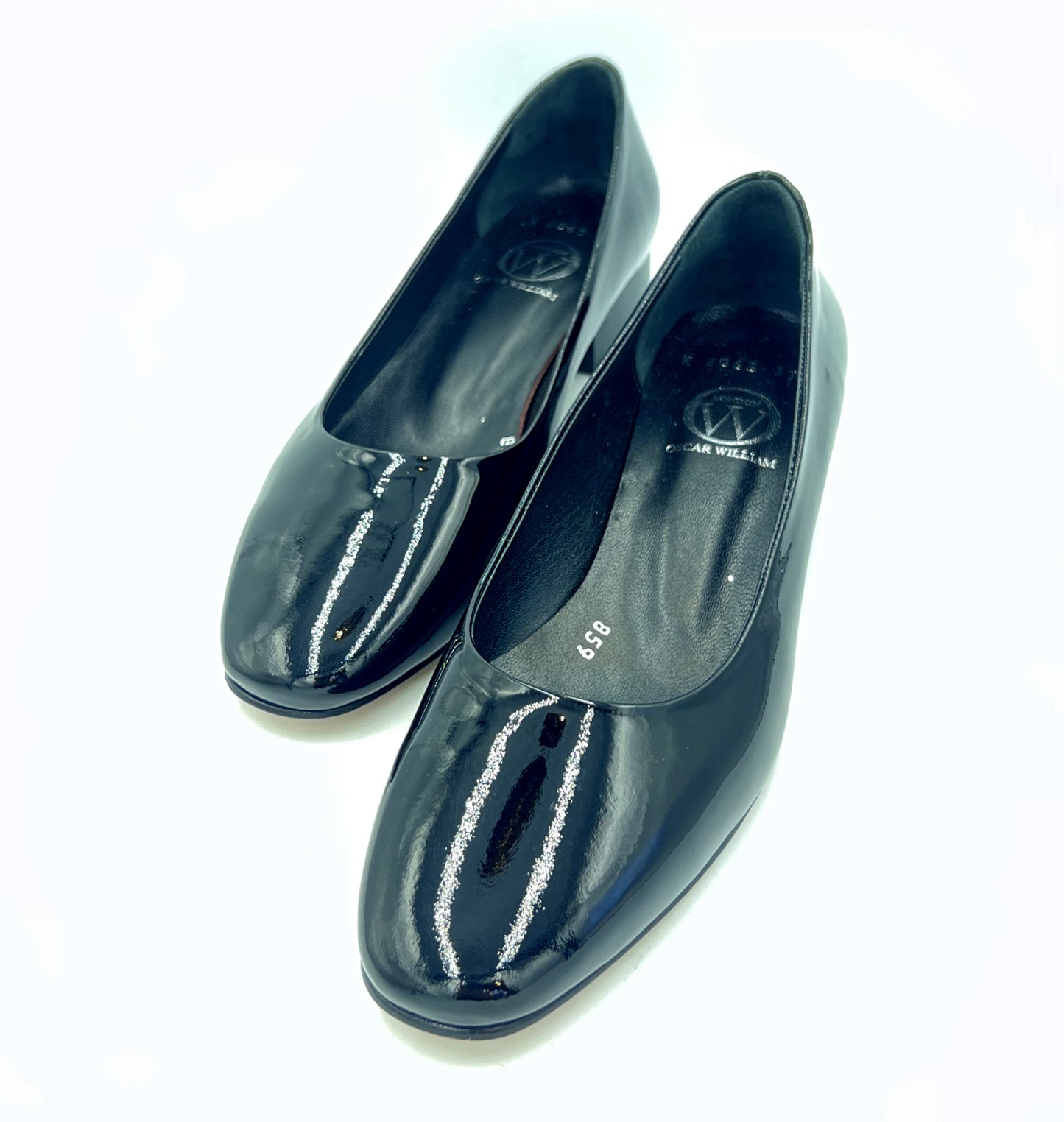 Oscar William Whole cut Pump – High Shine Black