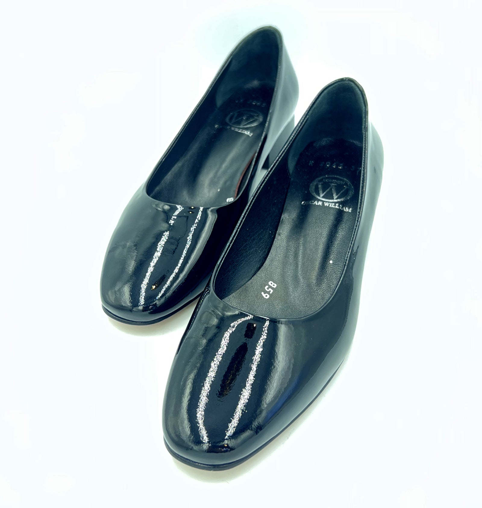 Oscar William Wholecut Pumps – High Shine Black
