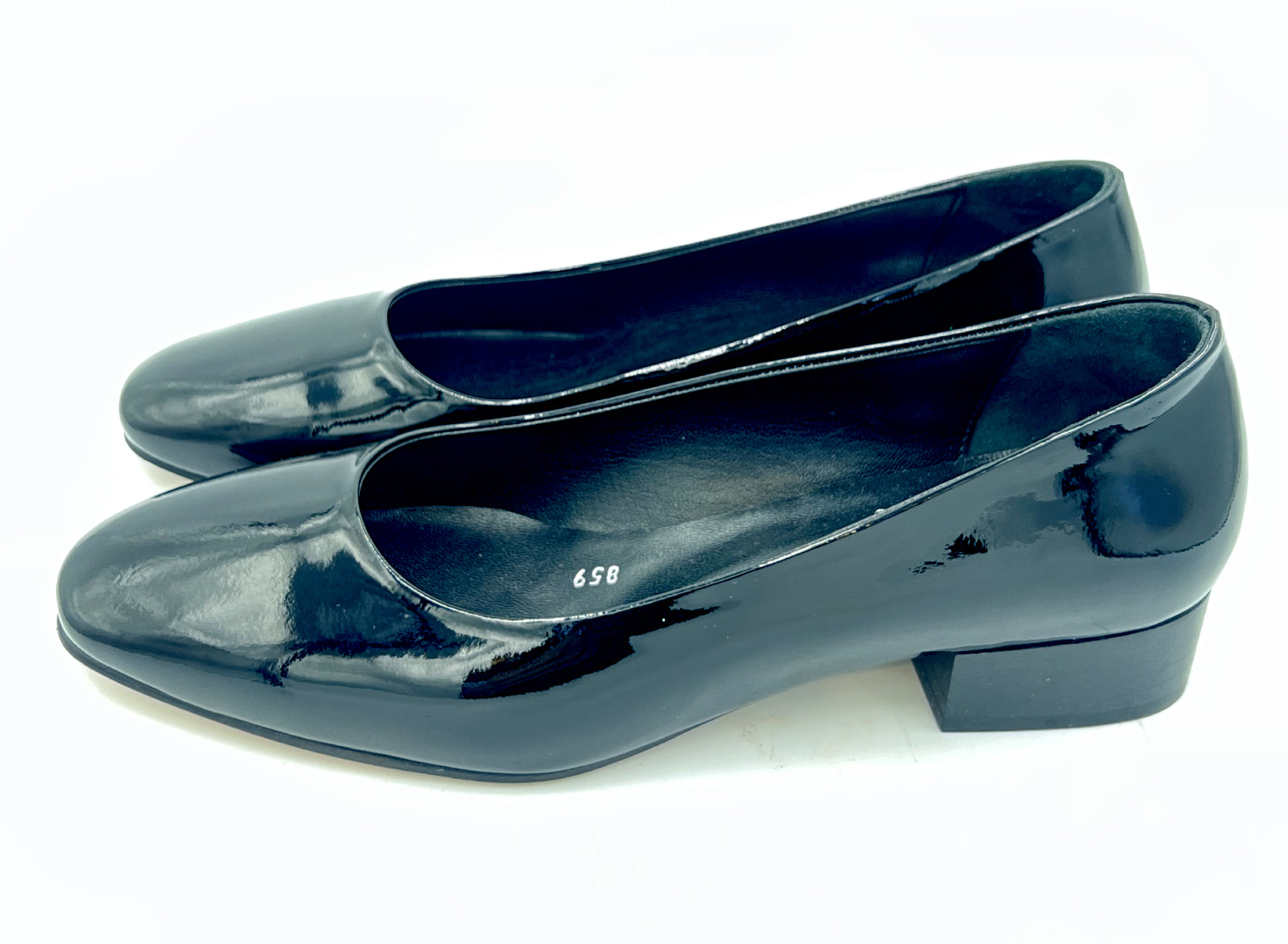 Oscar William Wholecut Pumps – High Shine Black