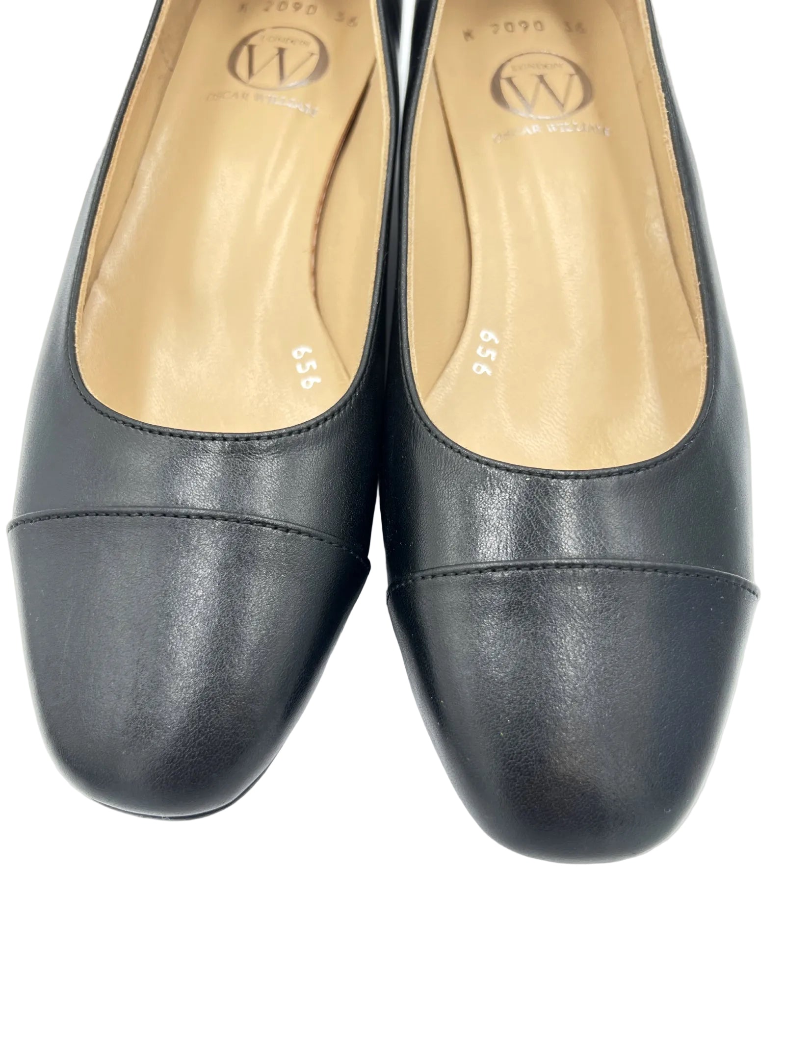 Oscar William Black Leather Formal Pumps